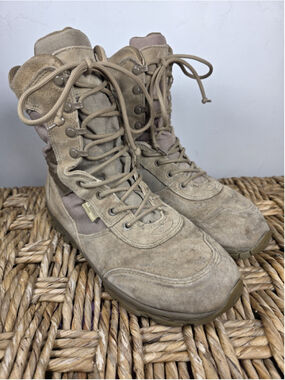 BLACKHAWK Warrior Wear Desert Ops Boots 8.5 W Tan Vibram Tactical Military